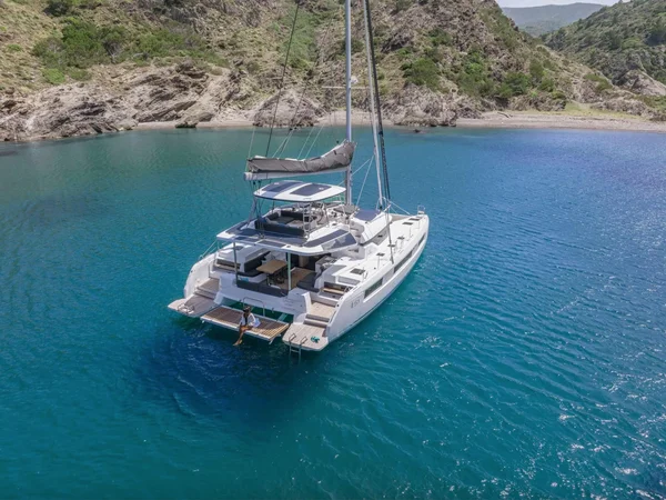 Lagoon 51 av Let's Boat i Pula