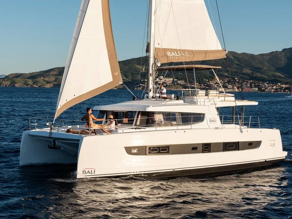 Bali 4.8 van EGO Charter in Lavrion