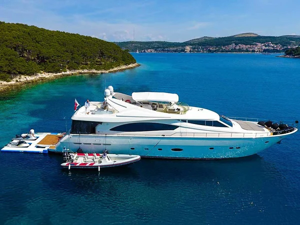 Ferretti Yachts 880 von Touch Adriatic in Seget Donji