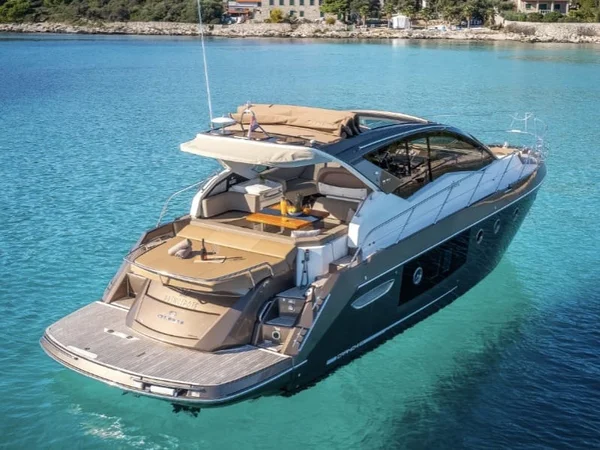 Cranchi M 44 van GARIFUL YACHT CHARTER in Split