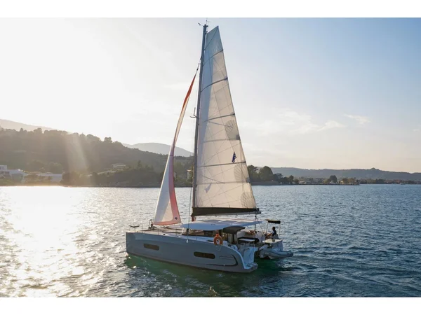 Excess 11 från Hellenic Prime Yachting i Lefkada