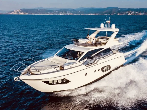 Absolute 50 Fly av Ava & Aleksander Yachting i Seget Donji