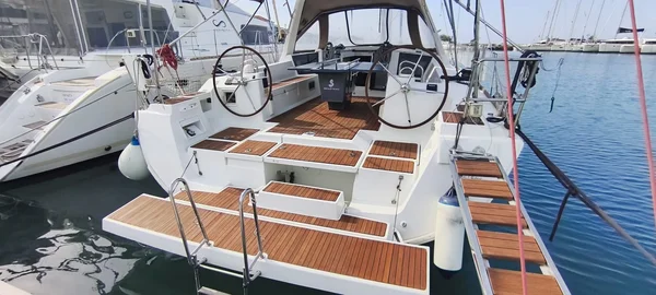 Oceanis 45 par Alsalos Yachting à Palairos