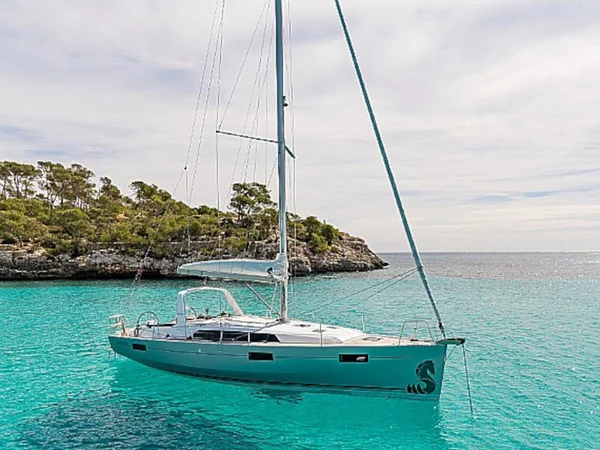 Oceanis 411 from Puresailing Yachting in Skiathos