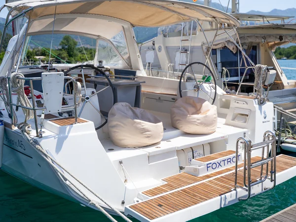 Oceanis 45 de FLOW Yacht Club en Tivat