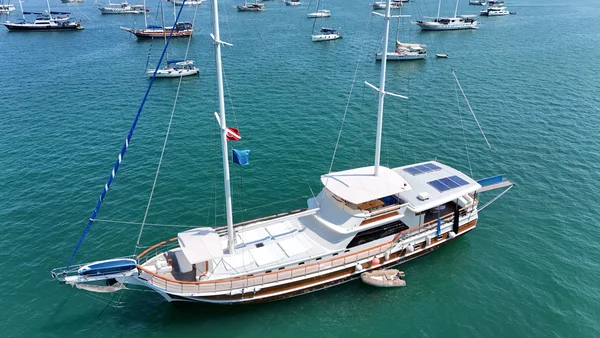 XNA af Farout Yachting i Fethiye