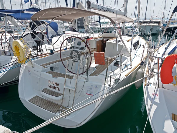 Sun Odyssey 33i från Euromarine charter i Split