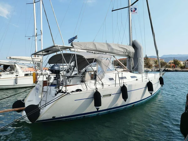 Oceanis 393 van GR Sailing op Lefkada