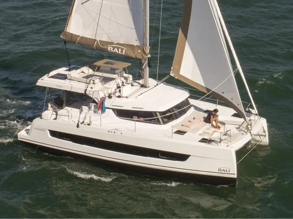 Bali Catspace della Bali Catamarans Charter a Saint-Mandrier-sur-Mer