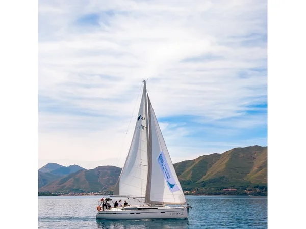 Bavaria 46 Cruiser från Sailera Yacht Charter i Marmaris