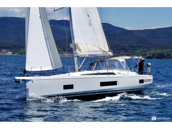Oceanis 46.1 par Aladar Sail à Pointe de Scarlino
