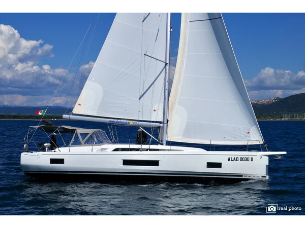 Oceanis 46.1 från Aladar Sail i Puntone di Scarlino
