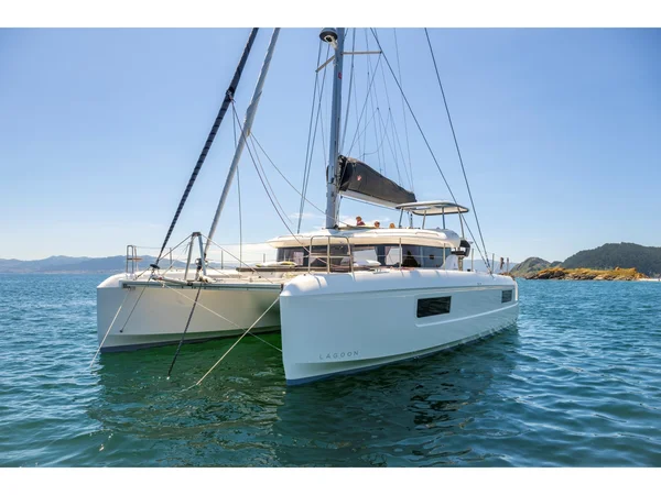 Lagoon 43 yritykseltä ECC Yacht Charter Palma de Mallorcassa