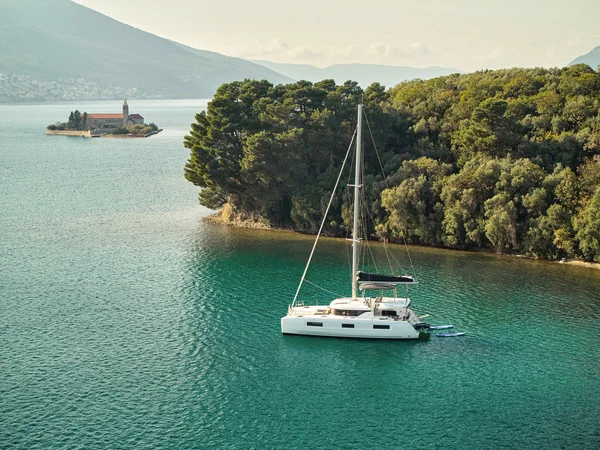 Lagoon 46 della Sailing Adriatic a Dubrovnik