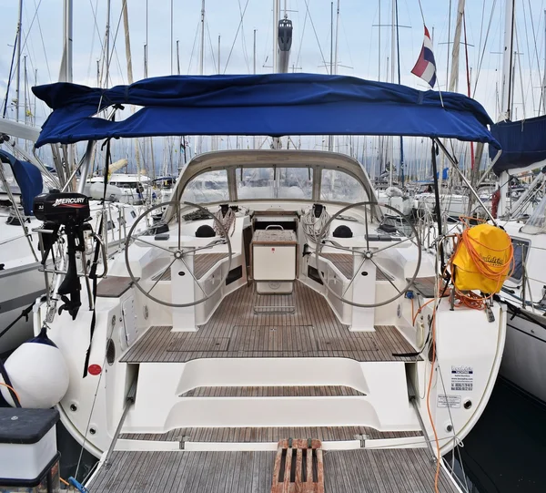 Bavaria 45 Cruiser yritykseltä BavAdria Kaštel Gomilicassa