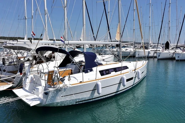 Dufour 382 Grand Large de Asta Yachting en Sukošan