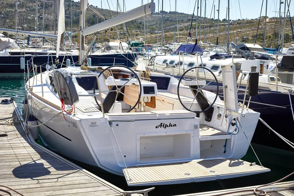 Dufour 360 Grand Large da Q-Yacht em Primošten