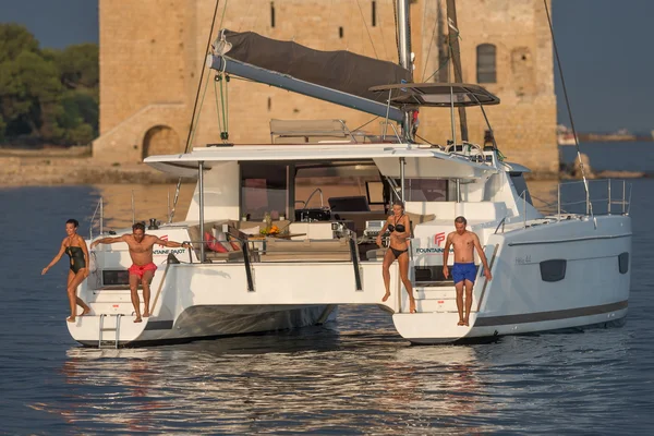Fountaine Pajot Helia 44 yritykseltä Phillip Yachtsun Charter Sansibarissa