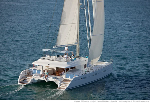 Lagoon 620 della Dream Yacht Charter a Rangiroa