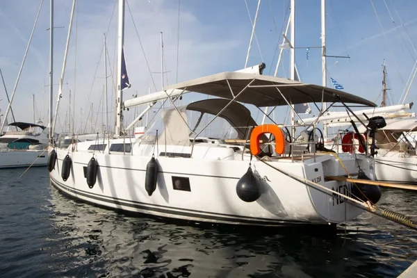 Hanse 508 yritykseltä Ionian Catamarans Lefkadassa