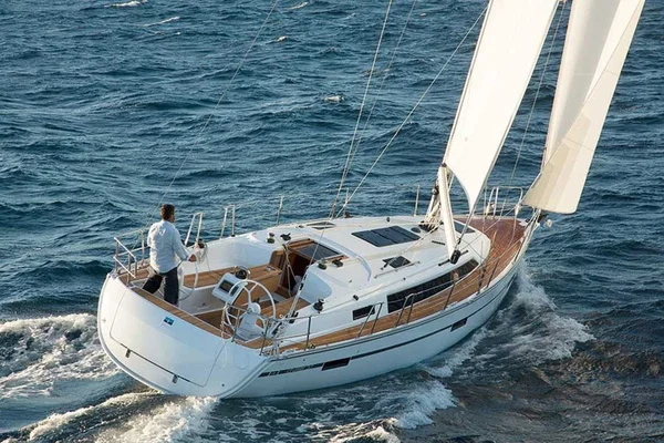 Bavaria 41 Cruiser yritykseltä Perfect-Charter Punatissa