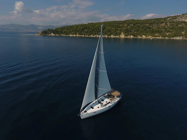 Elan Impression 50 par Orvas Yachting à Split