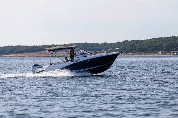 Cap Camarat 6.5 della Zoom Boats a Pola
