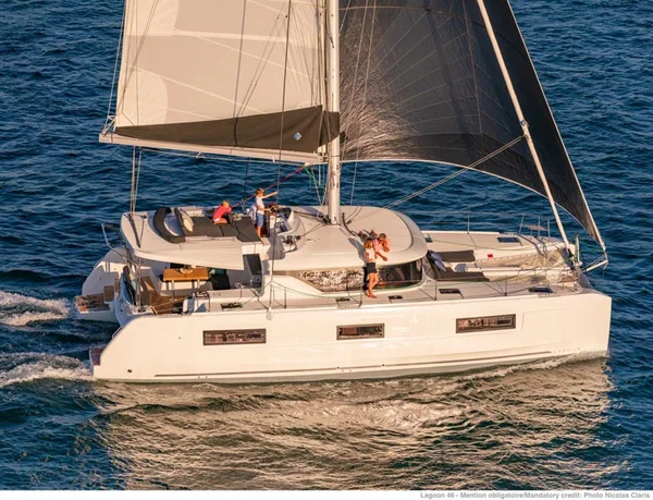 Lagoon 46 von Fyly Yachting in Preveza