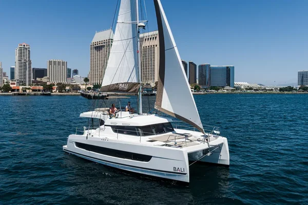 Bali 4.4 yritykseltä Waypoints Yacht Charters 