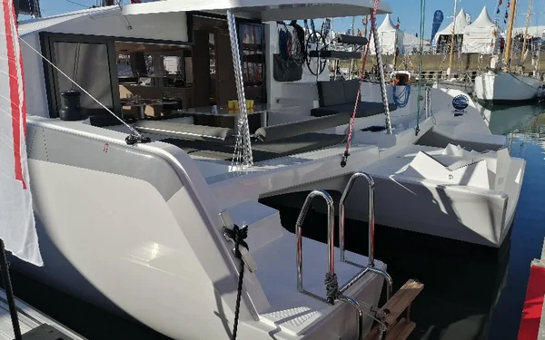 Neel 43 van Blue Wave in Toulon