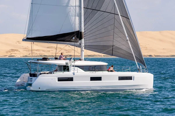 Lagoon 46 von Navigare Yachting in Marsh Harbour