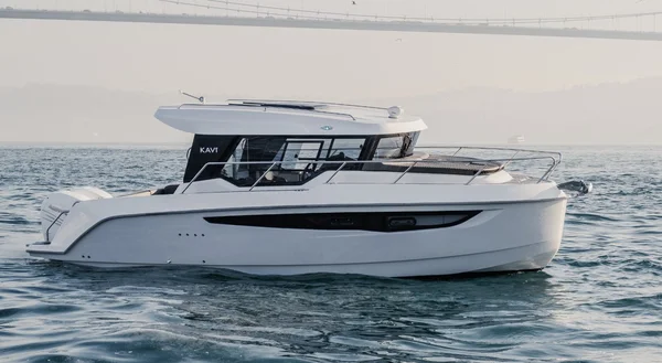 Kavi 9 da Zoom Boats em Pula