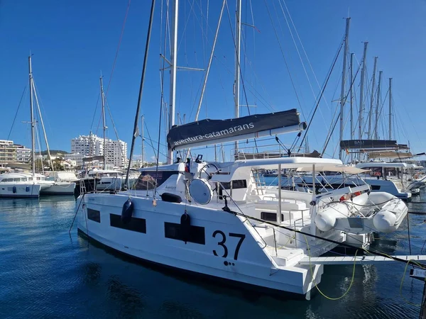 Aventura 37 af Five Seasons Yachting i Sant Antoni de Portmany