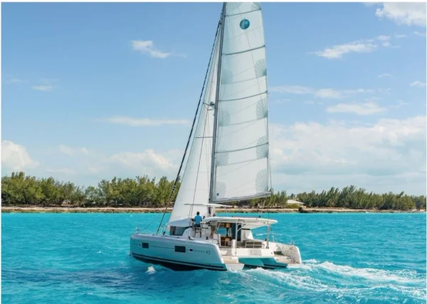 Lagoon 42 par Dream Yacht Charter à Pouzzoles