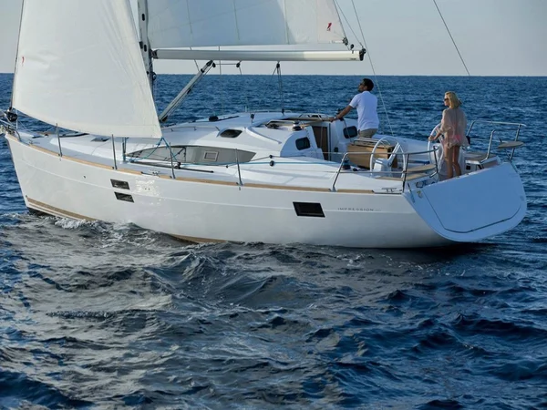 Elan Impression 40.1 van World Yachting Charter in Šibenik