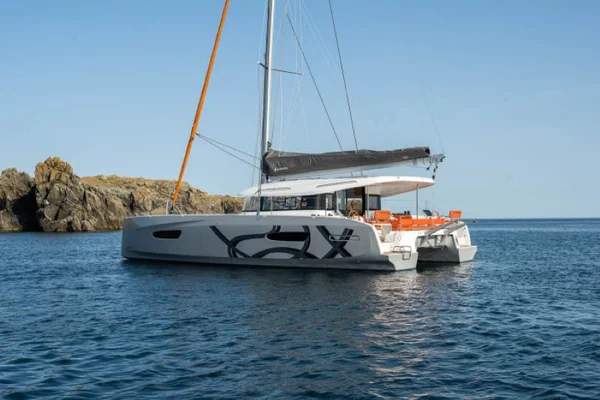 Excess 14 yritykseltä Dream Yacht Charter Zatonissa