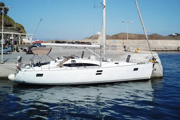 Elan Impression 444 af Sail in Greek Waters i Lavrion