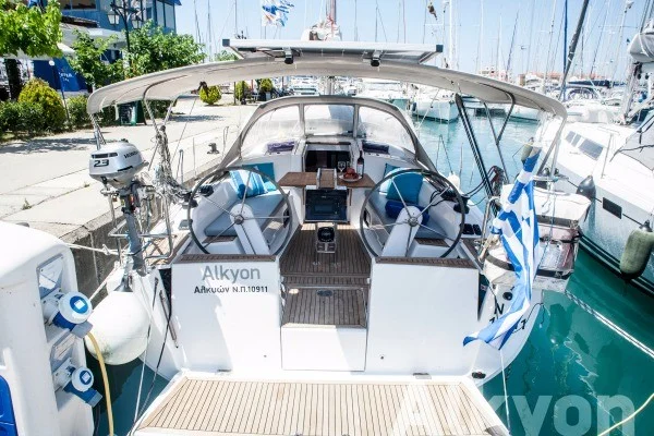 Hanse 345 från Istion Yachting i Lefkada