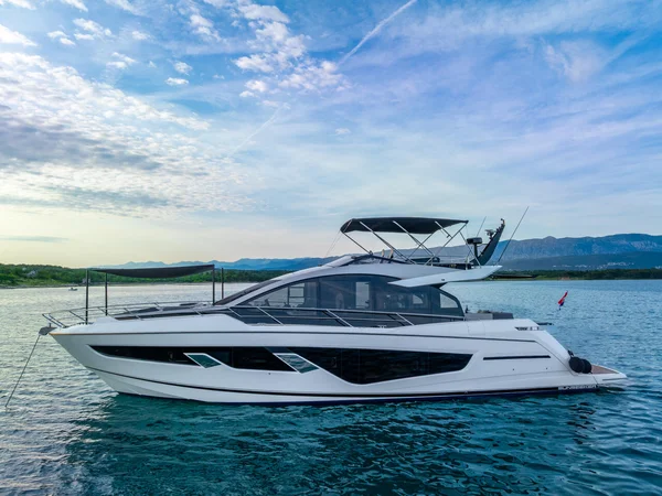 Sunseeker 65 Sport Yacht par K Rentals à Split