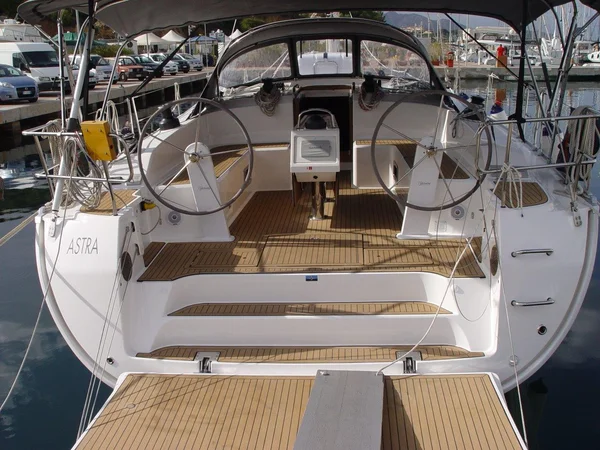 Bavaria 51 Cruiser par Cruising Charter à Portisco