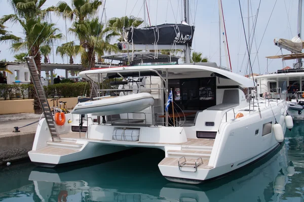 Lagoon 42 da MG Yachts em Palairos