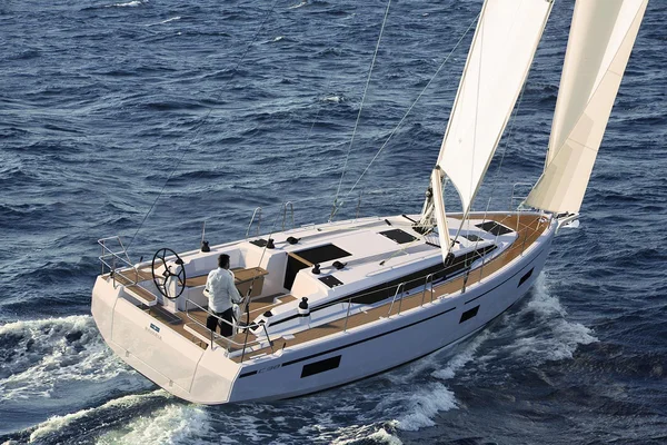 Bavaria C38 da Phocea Yachting em Marselha