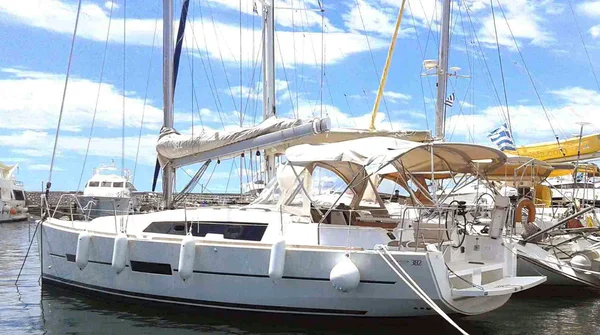 Dufour 382 Grand Large de Paralos Yachts en Atenas