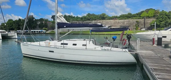 Oceanis 323 de Asia Marine en Phuket