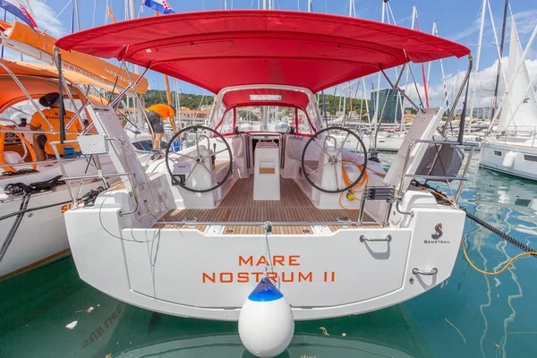 Oceanis 381 from Sailing Club Vranjic in Marina