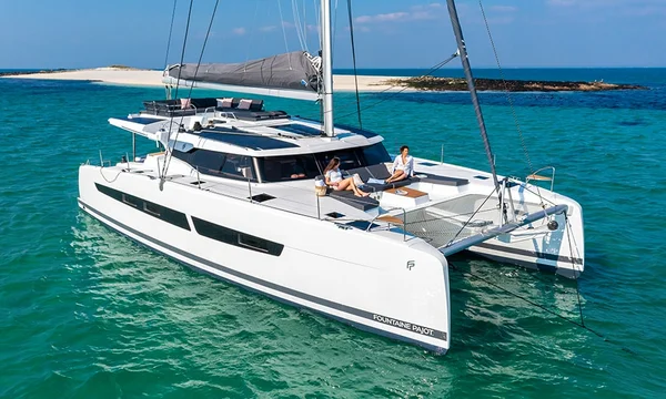 Fountaine Pajot Aura 51 della Waypoints Yacht Charters a Nanny Cay