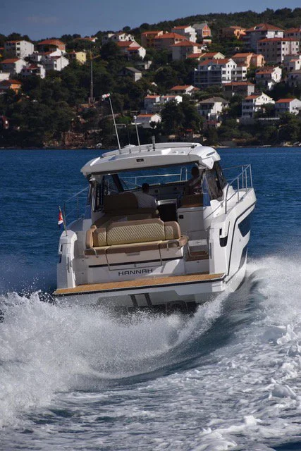 Bavaria SR36HT från Adria Yachts i Trogir