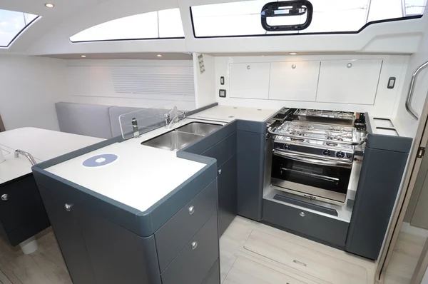 RM 1070 da Cat&Go em La Rochelle