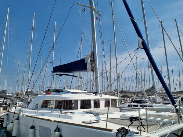 Lagoon 440 af Sailing Club Vranjic i Marina