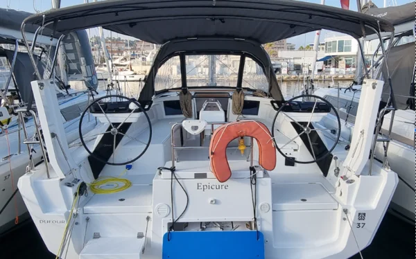 Dufour 37 av Seaways Yachting i Golfe Juan